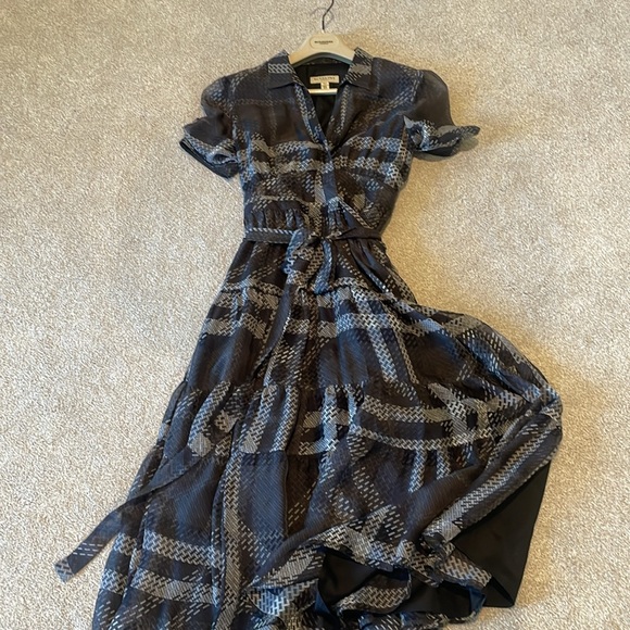 Gorgeous, black and gray silk checked Burberry wrap dress size 12 - Picture 4 of 9
